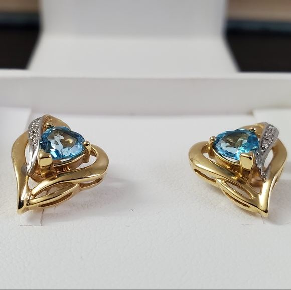 Watch Video / 14K Gold Heart Diamond Earrings / December Born. - Picture 14 of 16